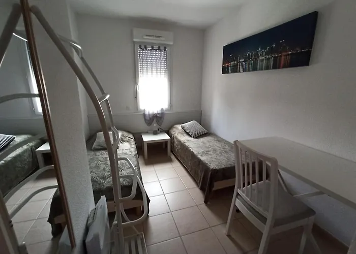 Agreable, Idealement Situe A Nyaraló